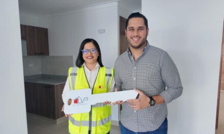 LVP Investment entrega estudio a Juan Carlos Pichardo, botellín zona de La Casa de Alofoke 2