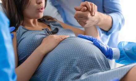 Dos mujeres mueren cada día en República Dominicana durante el parto o el corte.