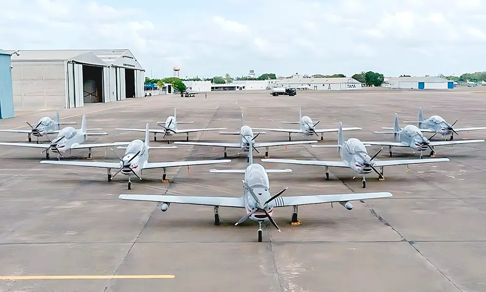 FARD despliega primeros 10 aviones TP-75 Dulus ensamblados en República Dominicana