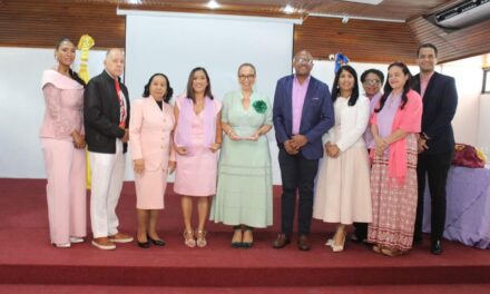Dra. Alexandra Hichez destaca liderazgo de las médicas en evento del CMD – RC Noticias