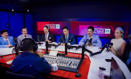 Los Tigres del Norte llegan a Esto No Es Radio Show