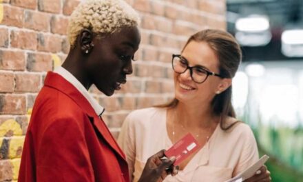 Los préstamos formales obtenidos por las mujeres superan a los obtenidos por los hombres.