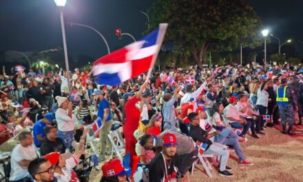 Multitud llenó el Malecón para animar a los equipos de béisbol en el Clásico Mundial de Béisbol