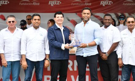 exhorta Nelson Cruz a jóvenes