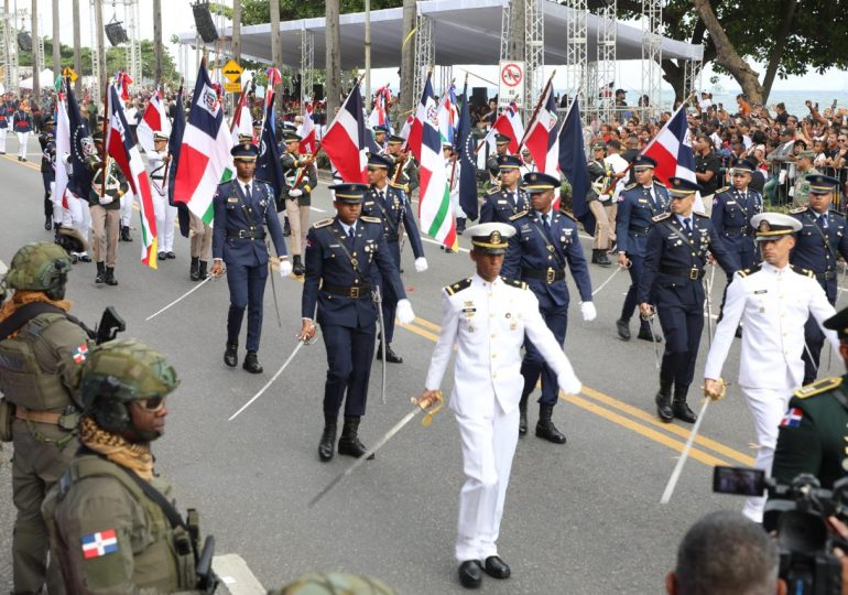 Periodista pide acciones legales por supuesto acoso en desfile marcial