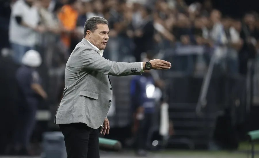 Vanderlei Luxemburgo es ingresado en UCI por infección pulmonar en Brasil | De Posterior Minuto