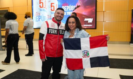 Fanáticos estadounidenses se reúnen para “Alofoke at the Agganis”