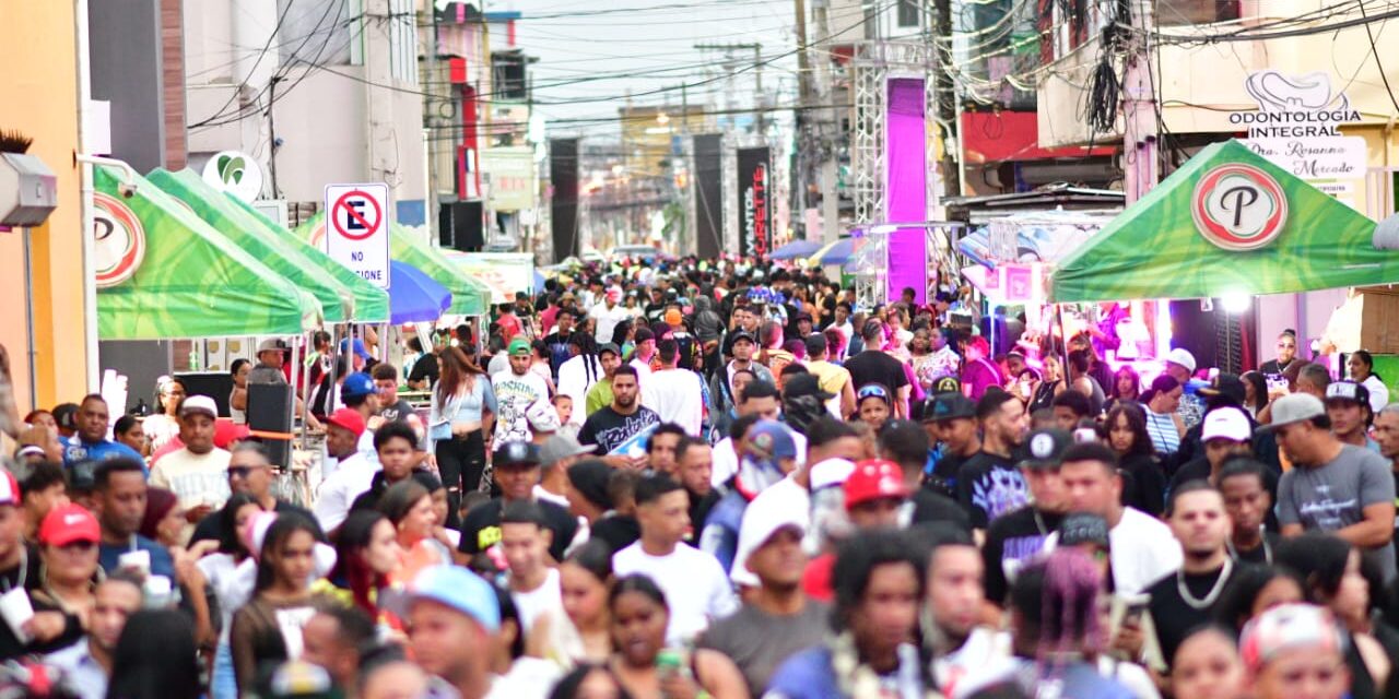 Festituricarnaval reúne a más de 375 mil personas