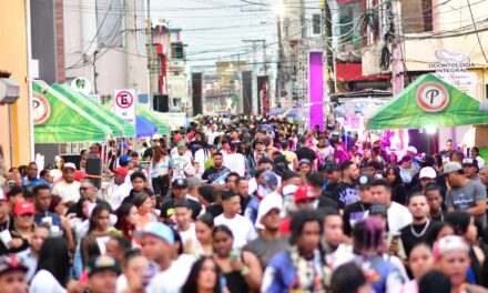 Festituricarnaval reúne a más de 375 mil personas