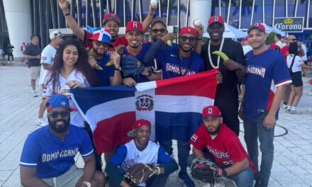 Dominicanos inundan el LoanDepot Park en apoyo