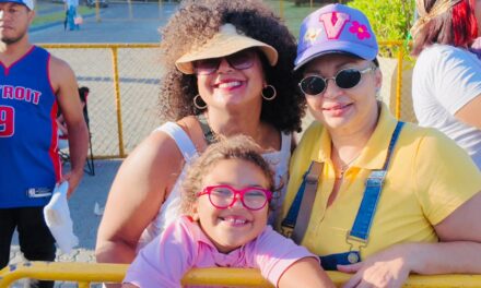 Dominicos y turistas se dejan contagiar de alegría del Carnaval