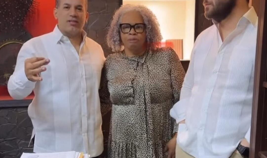 Emilio y Raeldo López agradecen a César Suárez Jr. por aceptar petición de Martha Candela para participar en Premios Soberano