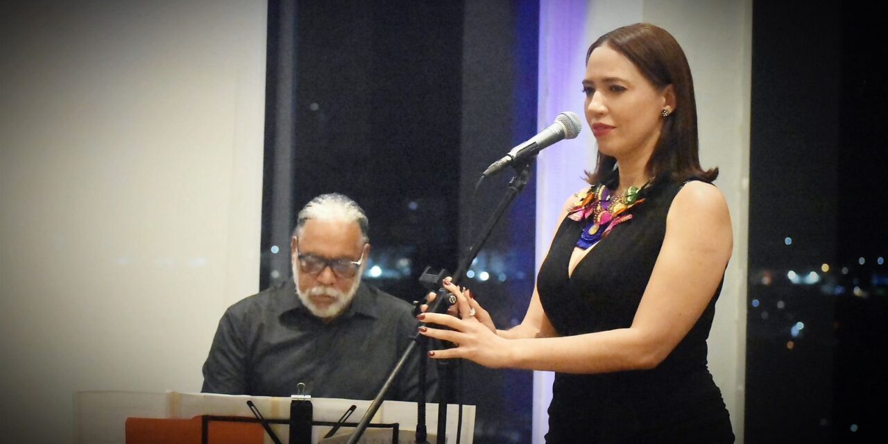 Sabrina Estepan triunfa con su delirio musical en 5 idiomas
