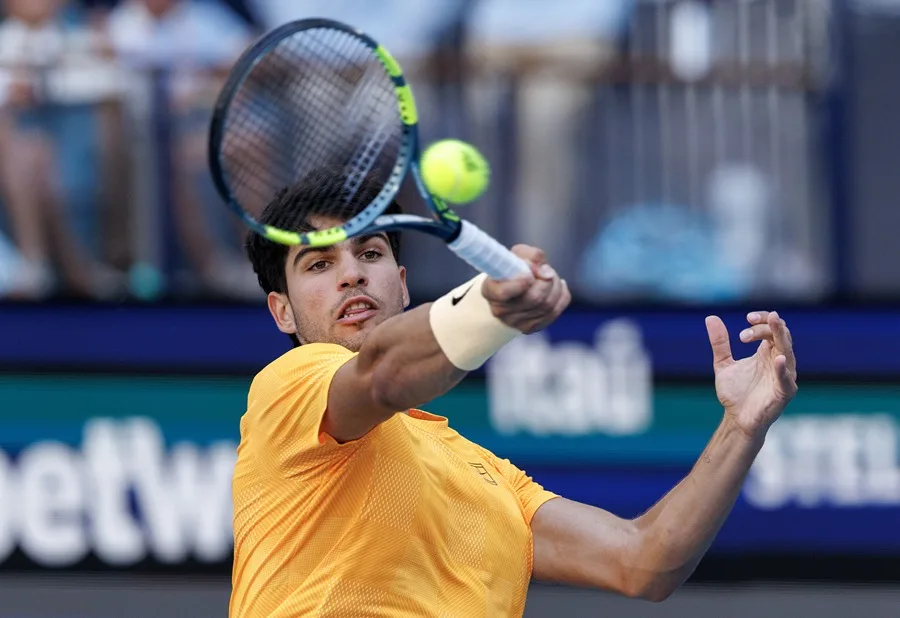 Korda da en la diana de Alcaraz y lo elimina en tercera ronda de Miami | De Zaguero Minuto