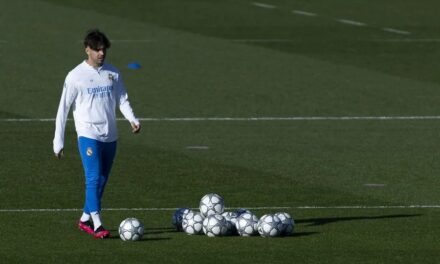 Raúl Asencio se suma a las bajas del Real Madrid por molestias musculares | De Extremo Minuto