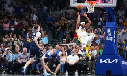 Moses Moody sufre visible trascendental ofensa de rodilla