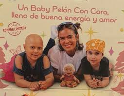 Karol G asta “Baby Pelón” en apoyo a niños con cáncer