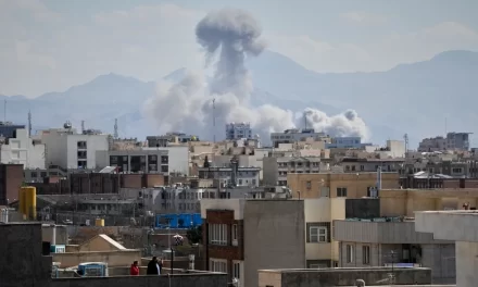 Presidente de la confederación de fútbol de Irán dice billete de EE. UU. en Mundial está en duda