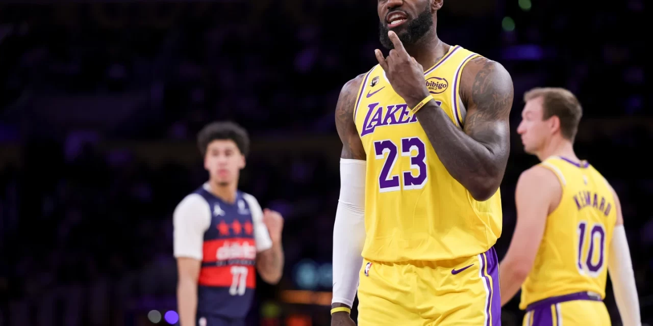 Triple-doble de LeBron impulsa a los Lakers a una triunfo sobre los Wizards