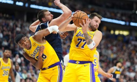 LeBron, récord y derrota; Trae Young debuta y el hermano de Angel Reese brilla