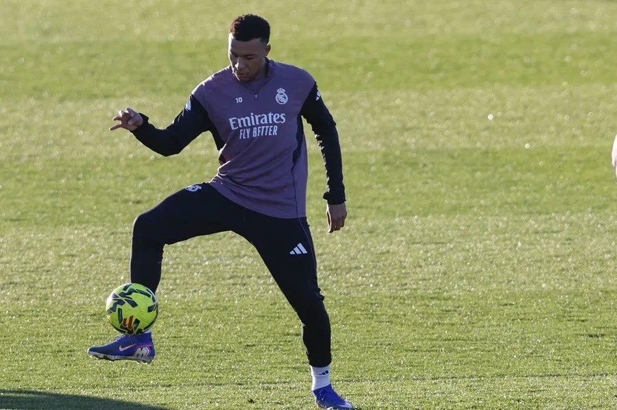 Mbappé desmiente error médico del Real Madrid sobre su ofensa de rodilla | De Posterior Minuto