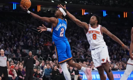 Holmgren y Gilgeous-Alexander ayudan al Thunder a vencer a los Knicks 