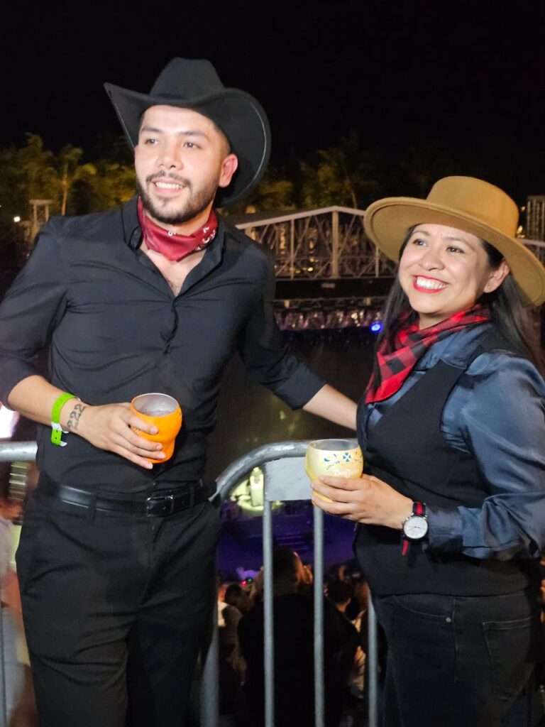 Sombreros y botas, grandes protagonistas de los looks del concierto de Nodal | 5 | Sombreros y botas, grandes protagonistas de los looks en el concierto de Nodal - Noticias de hoy en República Dominicana | último minuto