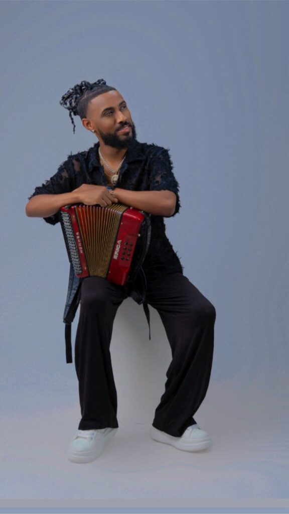 El Diamante Negro y La Mini Banda promueven su proyección internacional y anuncian gira por Estados Unidos - Noticias de hoy en República Dominicana | último minuto