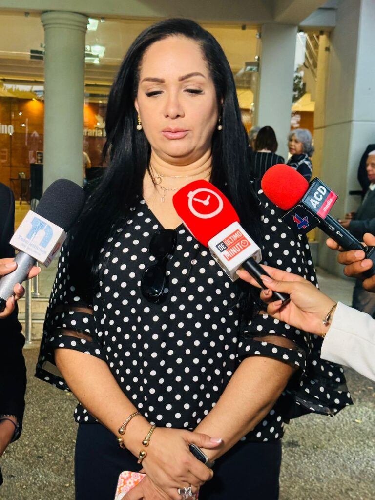 En presencia de familiares y figuras de la vida pública, descansan los restos de Carlos Batista Matos - Noticias de hoy en República Dominicana | último minuto