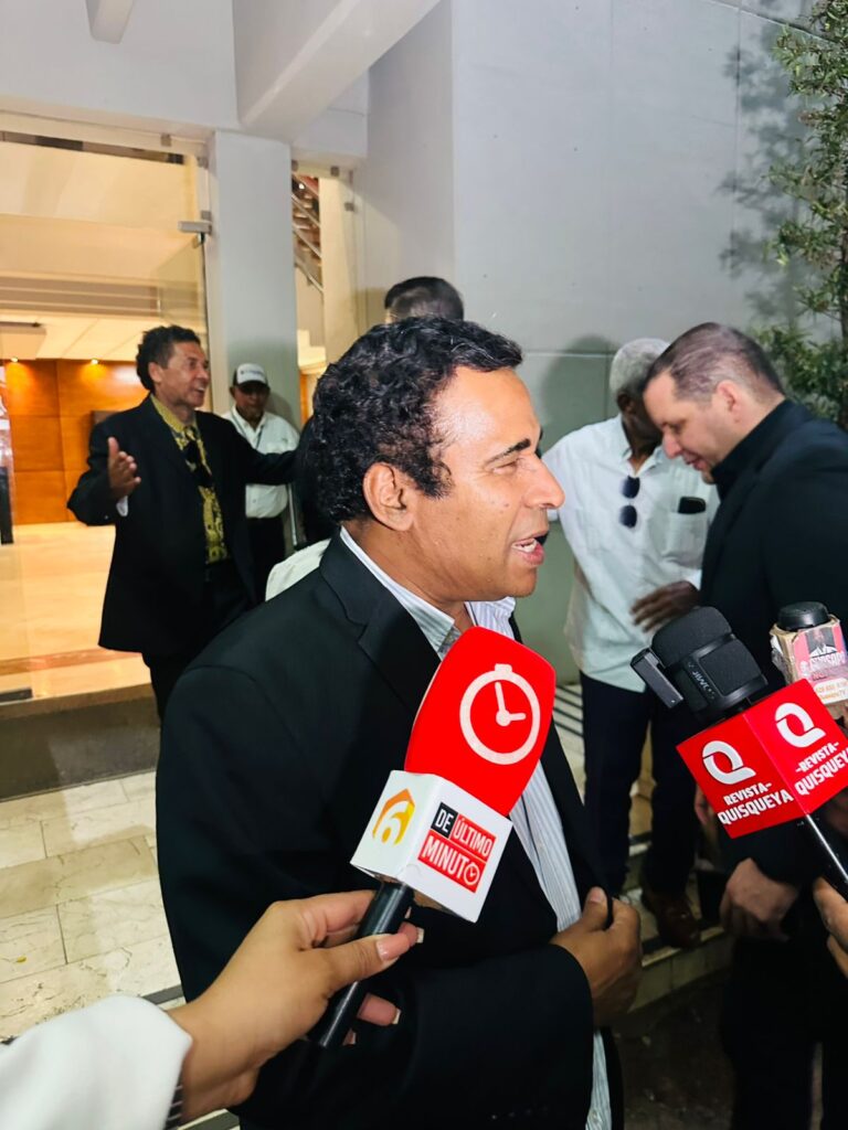 En presencia de familiares y figuras de la vida pública, descansan los restos de Carlos Batista Matos - Noticias de hoy en República Dominicana | último minuto