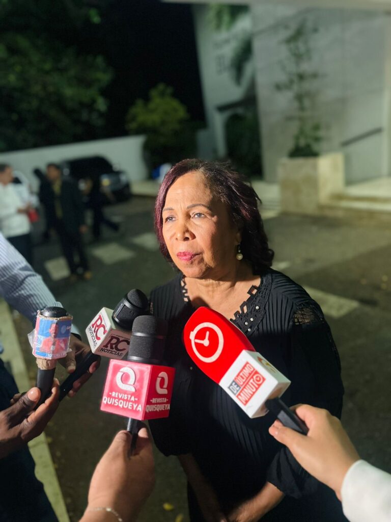 En presencia de familiares y figuras de la vida pública, descansan los restos de Carlos Batista Matos - Noticias de hoy en República Dominicana | último minuto