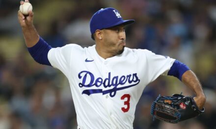 Edwin Díaz será operado del codo y se perderá varias semanas con los Dodgers | De Posterior Minuto