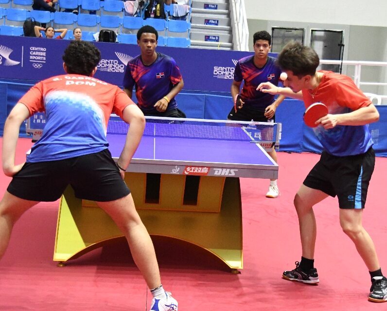 Ramón Vila y Rafael Cabrera se adjudican oro en torneo tenis U-19