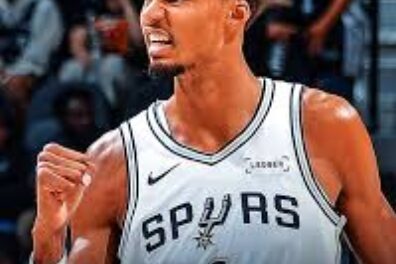 Raptors y Spurs ganan a Cavaliers y Blazers