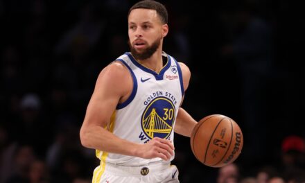 Stephen Curry recibe luz verde para iniciar prácticas