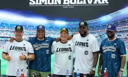 Miembros del Pabellón de la Serie del Caribe engalanan el estreno de la Liga Monumental | De Postrero Minuto
