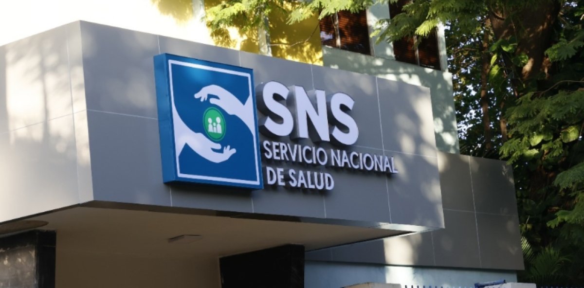 El NHS informa 52 casos tratados en hospitales.