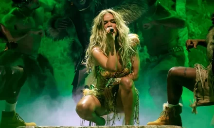 Karol G envía mensaje de pelotón latina durante su presentación en Coachella – RC Noticias