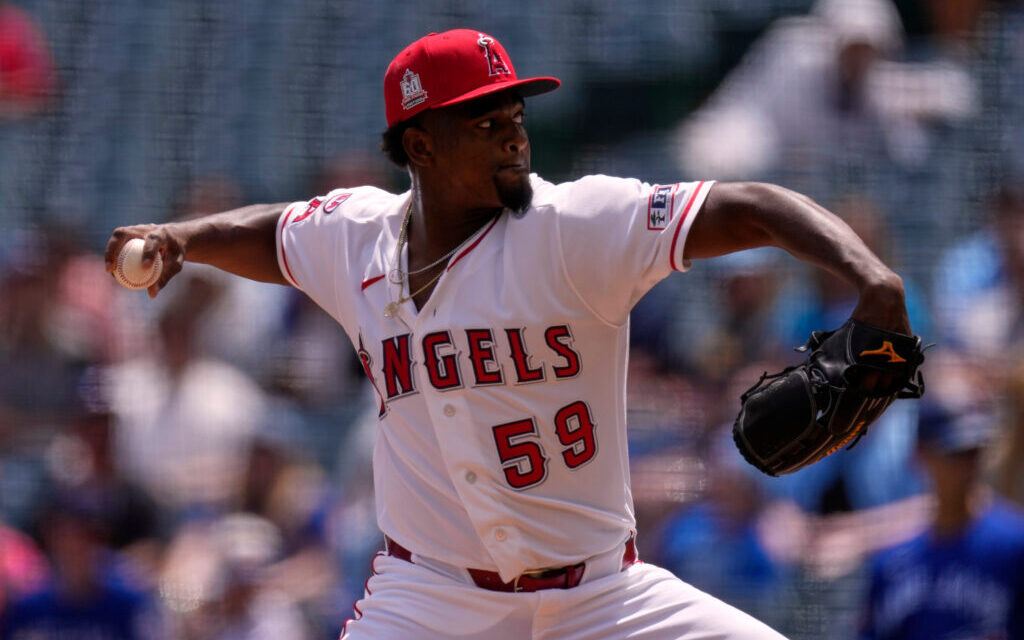 Gran inicio de José Soriano no sorprende a sus compañeros en los Angels