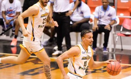 Metros mantienen su invicto y aplastan a Titanes para mejorar a 5-0 | De Zaguero Minuto