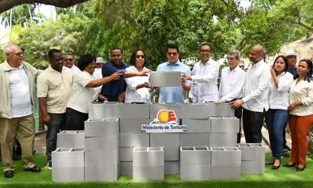 Collado alabarda proyectos turísticos de RD$112M en Barahona y Bahoruco
