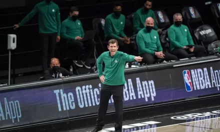 Brad Stevens, de Boston, apetencia el premio al Ejecutivo del Año de la NBA