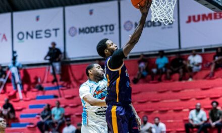 Spearman se crece en el postrer cuarto para dar triunfo a Titanes