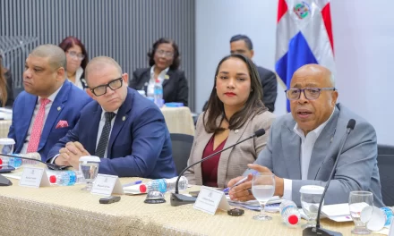 Cámara de Diputados traspasa inmueble para escuela de turismo INFOTEP
