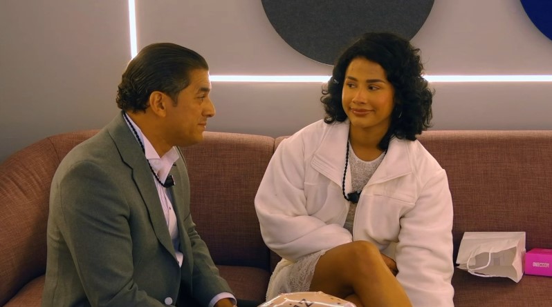 El padre de Karla Álvarez la sorprende en Planeta Alofoke