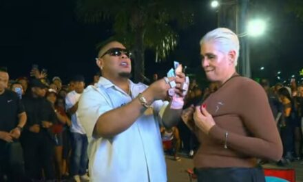 Bulín 47 donó RD$100 mil a “La Viuda Blanca” durante tarea