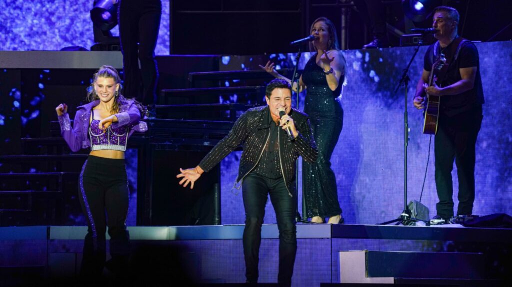 Chayanne volvió a conquistar el corazón de los dominicanos en su concierto en RD - Noticias de hoy en República Dominicana | último minuto