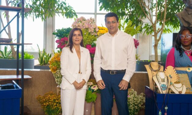 Collado se reúne con el embajador de EE.UU. para impulsar relaciones turísticas