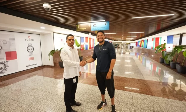 Dominicana varada en Vietnam regresa a casa tras socorro consular