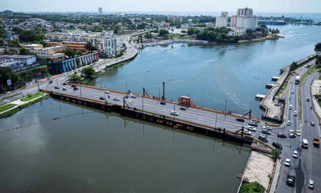 El puente flotante sobre el río Ozama cerrará durante dos horas el sábado